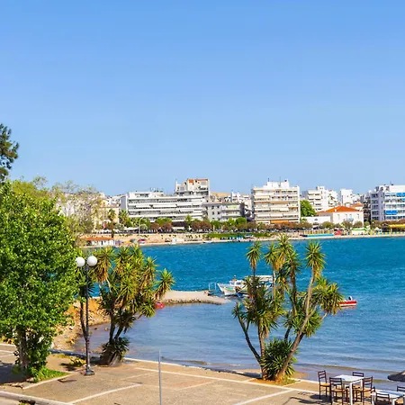 Luxury By The Sea- Euripus Strait Apartment